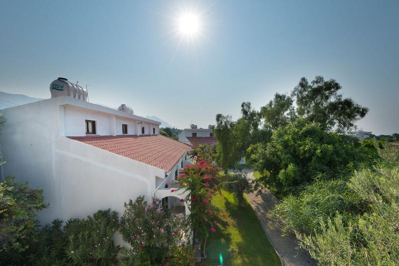 Bare Hill Holiday Village Elea Bagian luar foto