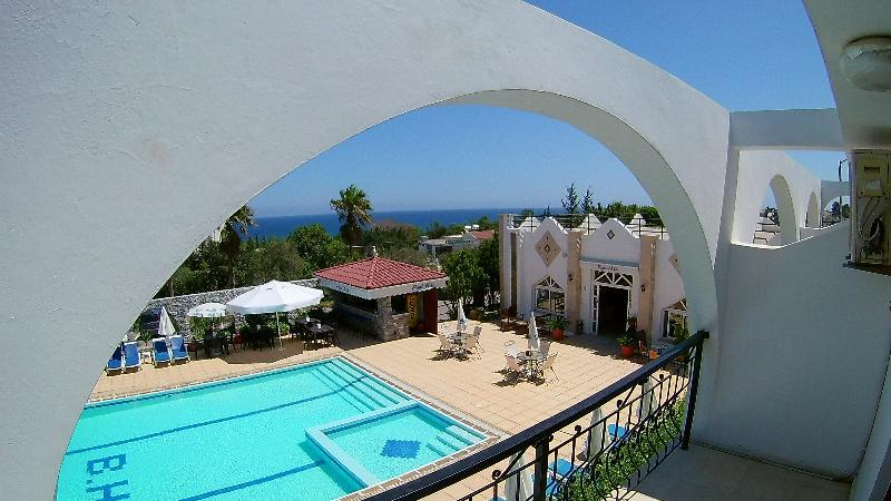 Bare Hill Holiday Village Elea Bagian luar foto