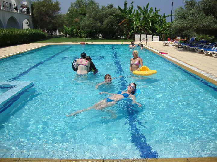 Bare Hill Holiday Village Elea Bagian luar foto