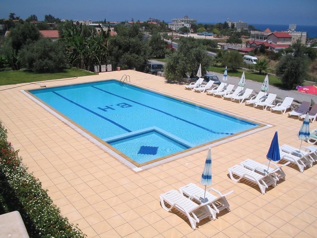Bare Hill Holiday Village Elea Bagian luar foto