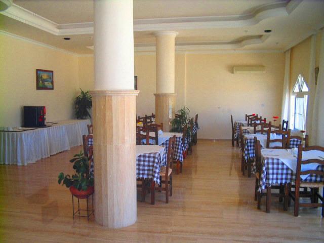 Bare Hill Holiday Village Elea Restoran foto
